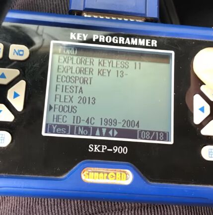 skp900-program-ford-focus-4d63-chip-remote-3