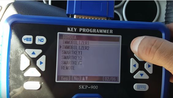 skp900-key-programmer-v5-0-update-toyota-1