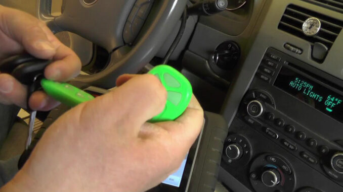 Autel Maxi PRO MP808 2006 Chevy Malibu KeyFob Programming – UOBDII