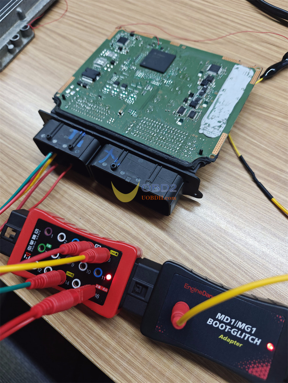 enginedance-x5-boot-glitch-unlock-psa-md1cs003-ecu-5