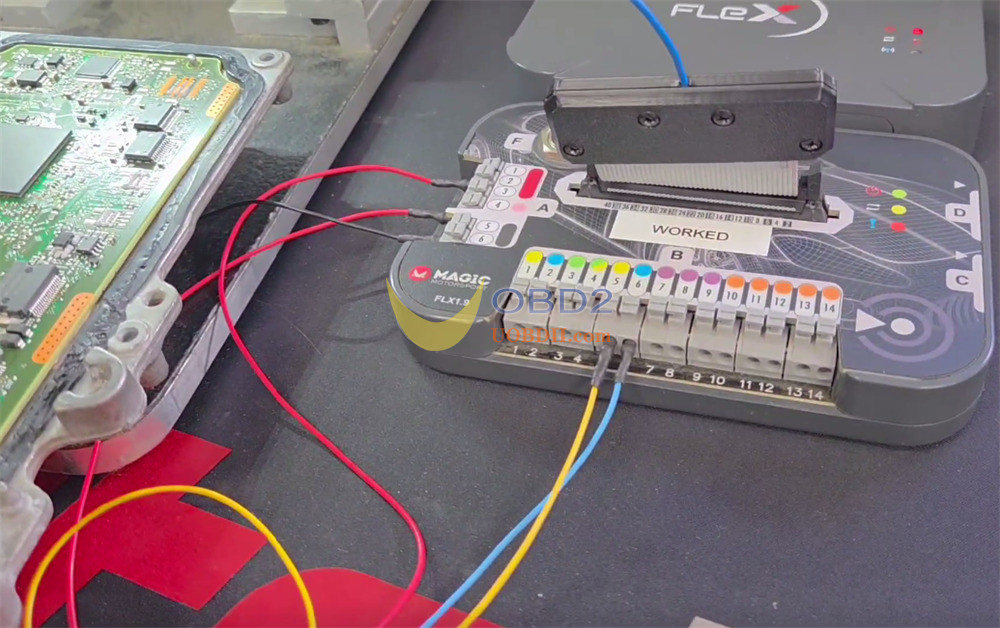 flex-land-rover-mg1cs028-boot-glitch-usb-disconnection-2